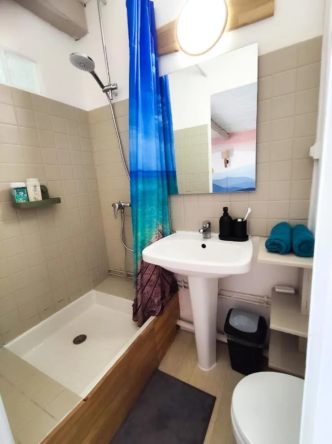 Appartement Grand Studio & Terrasse Privee à Hyères