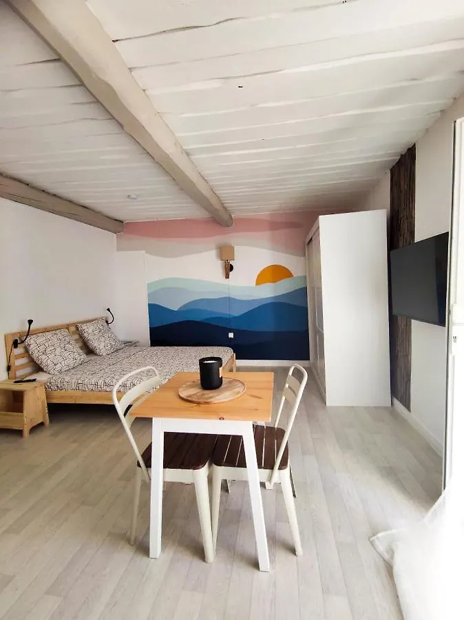 Grand Studio & Terrasse Privee Hyeres